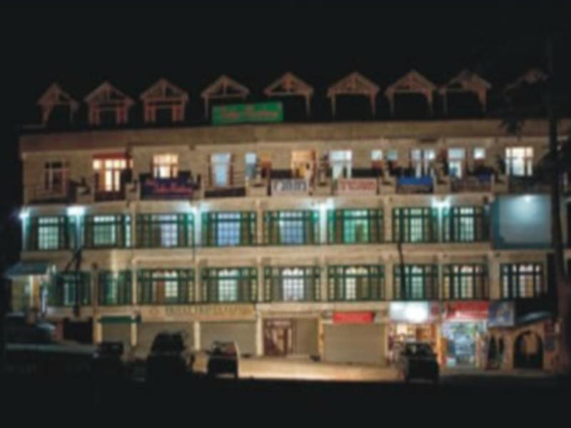 Hotel Satkar Residency - Riverside Old Manali Buitenkant foto