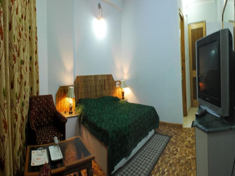 Hotel Satkar Residency - Riverside Old Manali Buitenkant foto