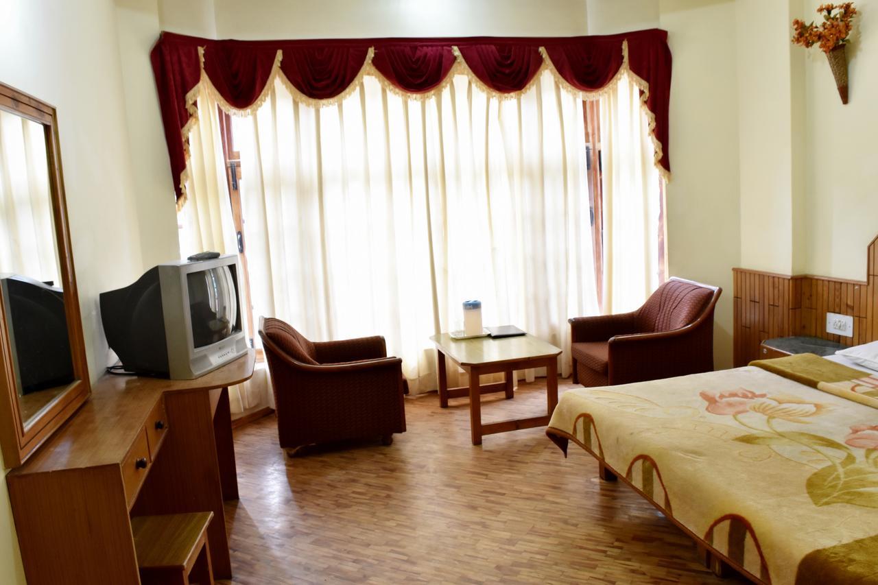 Hotel Satkar Residency - Riverside Old Manali Buitenkant foto