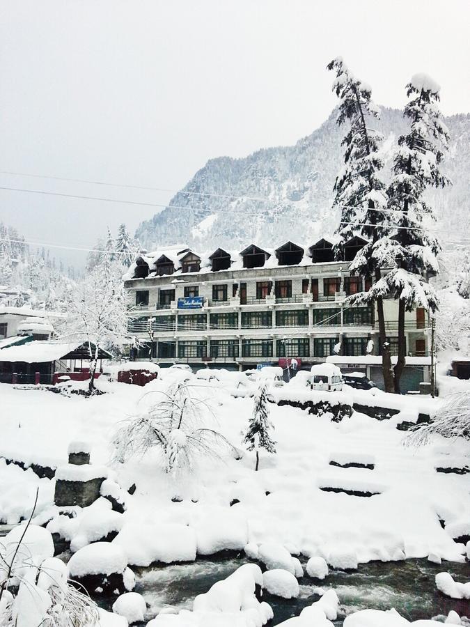 Hotel Satkar Residency - Riverside Old Manali Buitenkant foto