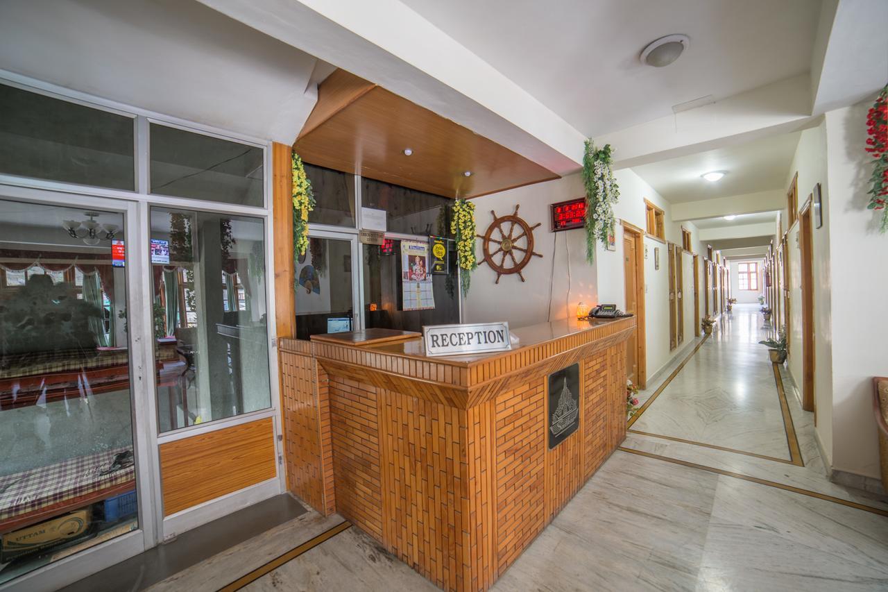 Hotel Satkar Residency - Riverside Old Manali Buitenkant foto