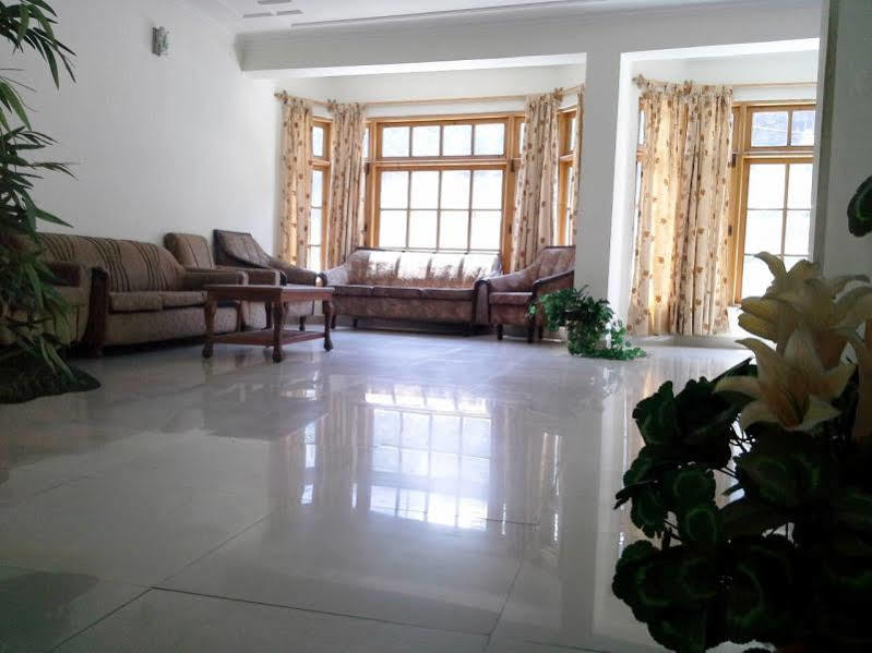Hotel Satkar Residency - Riverside Old Manali Buitenkant foto